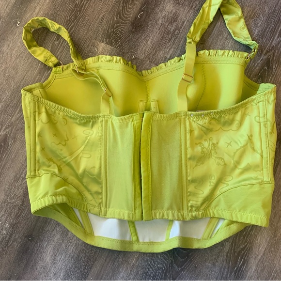 Heavenly Satin Lingerie Set - Picture 7 of 11